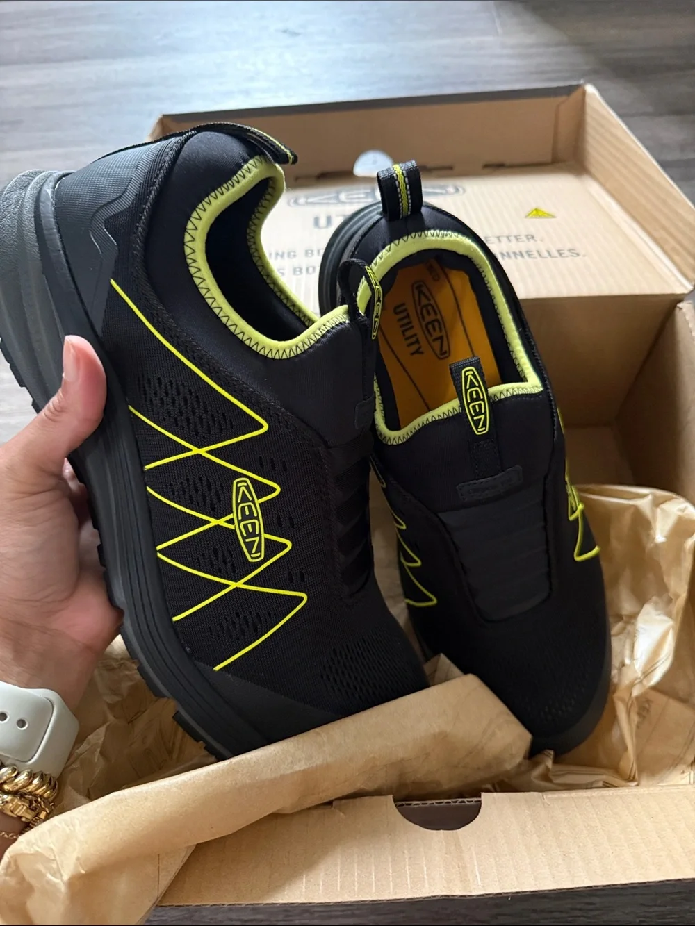 KEEN Vista Energy Shift in Black 12M Utility Footwear Work